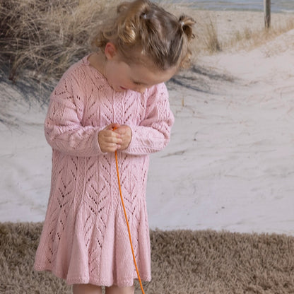 Strikk The Look: Bølge-kjole pudderrosa