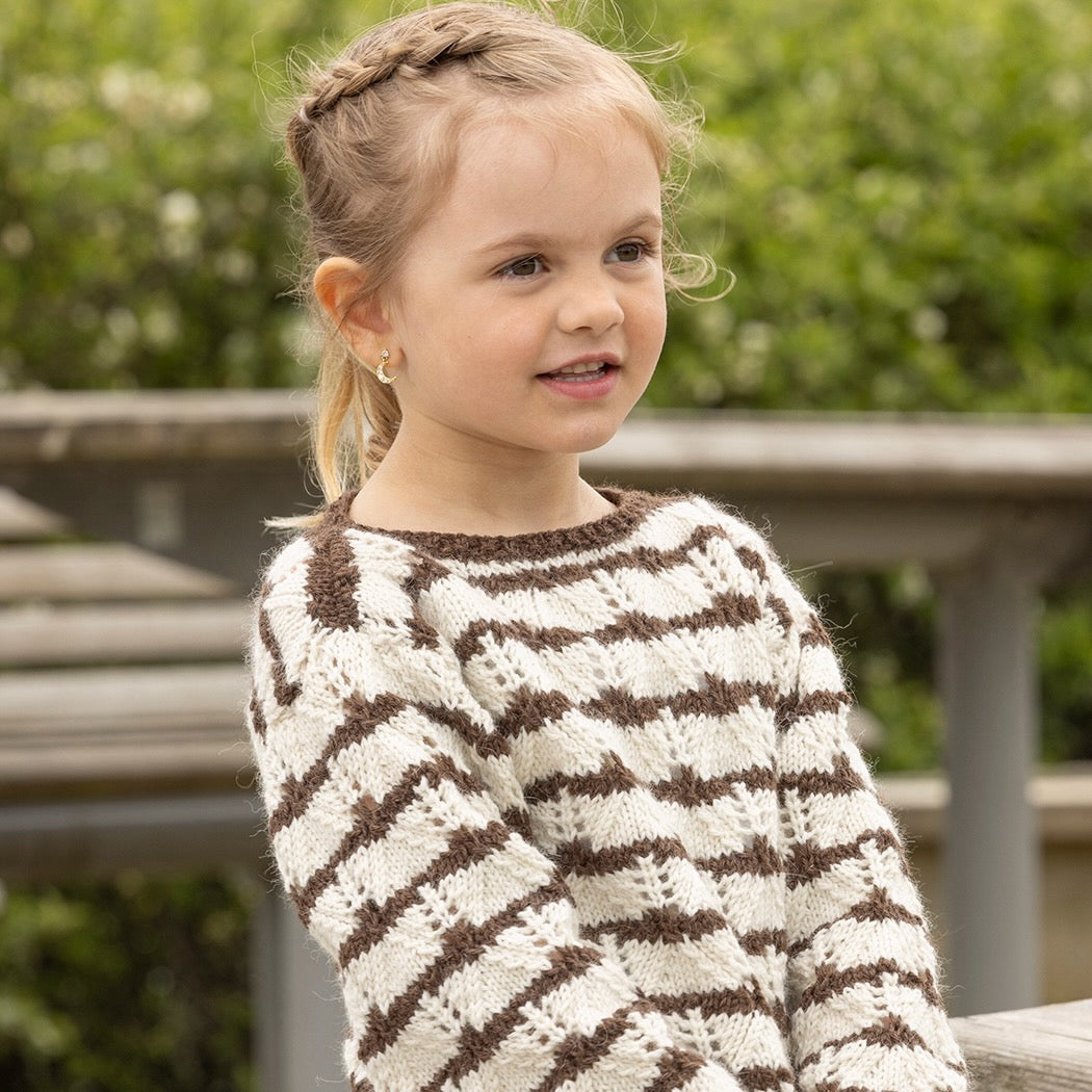 Strikk The Look: Veslemøy-genser brun
