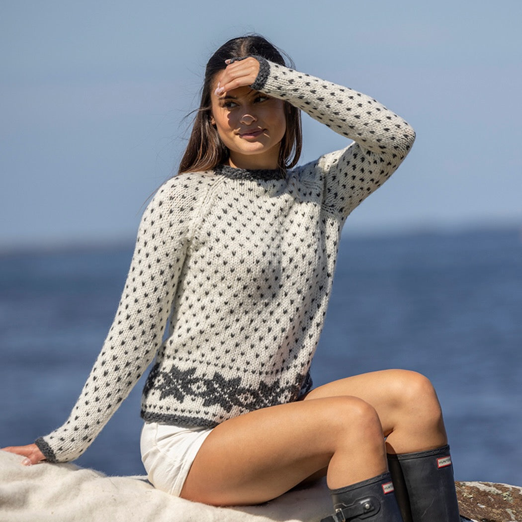 Strikk the Look: Engblomst-genser natur
