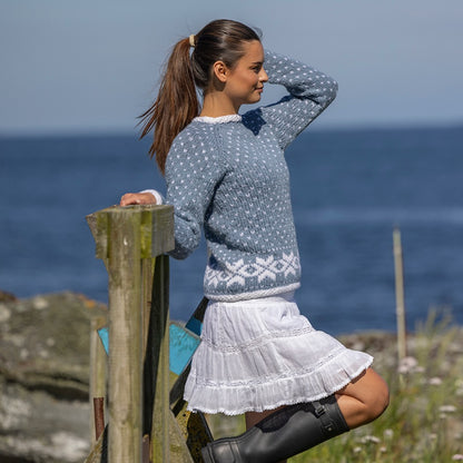 Strikk The Look: Engblomst-genser blå