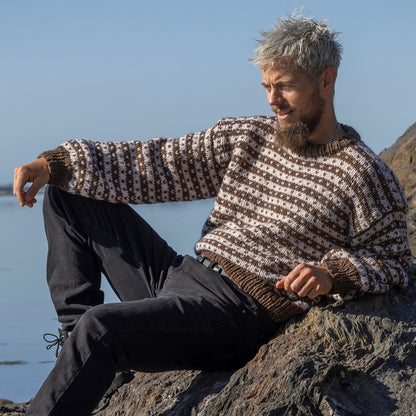 Strikk The Look: Skarv-genser brun