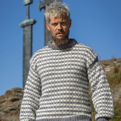 Strikk The Look: Skarv-genser grå