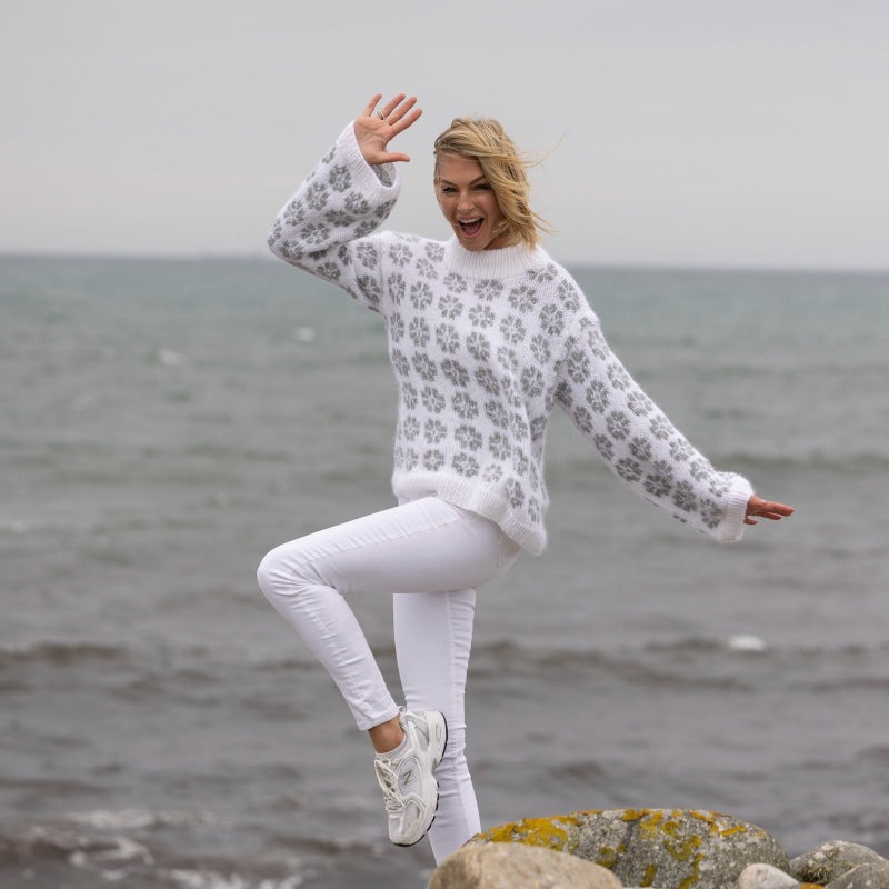 Strikk The Look: Blome-genser
