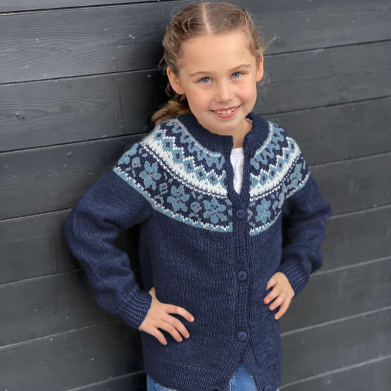 Strikk The Look: Ida-jakke barn marine