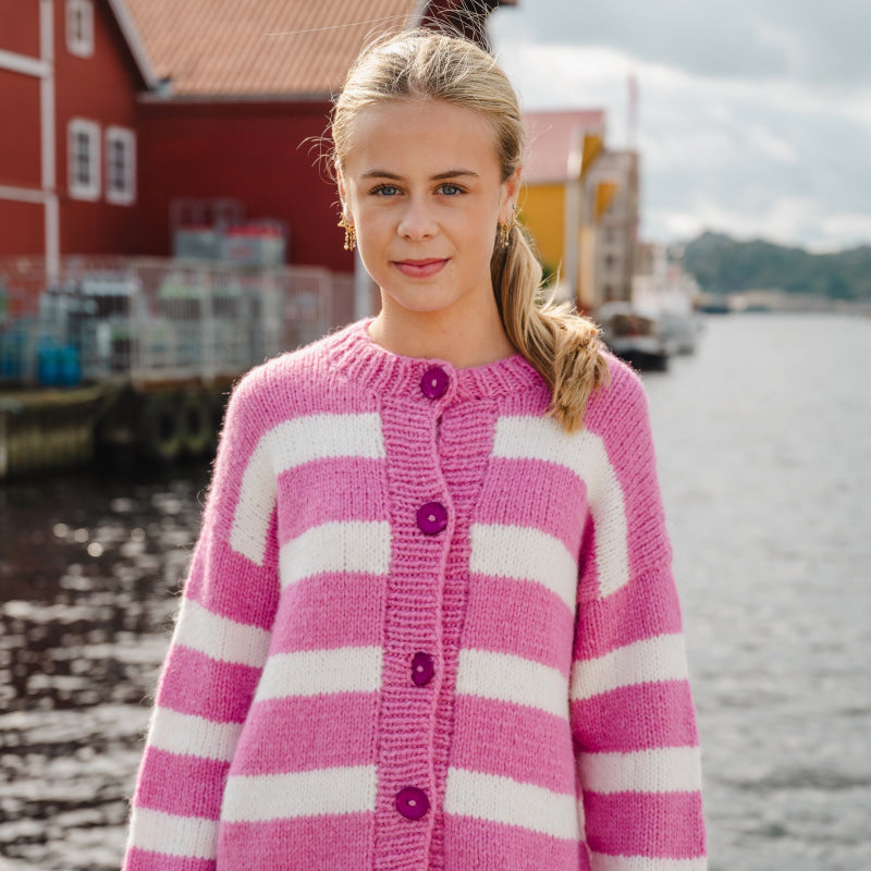 Strikk The Look: See-jakke fuksia