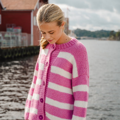 Strikk The Look: See-jakke fuksia