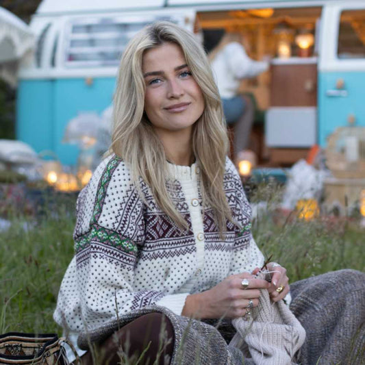 Strikk The Look: Setesdals-jakke natur