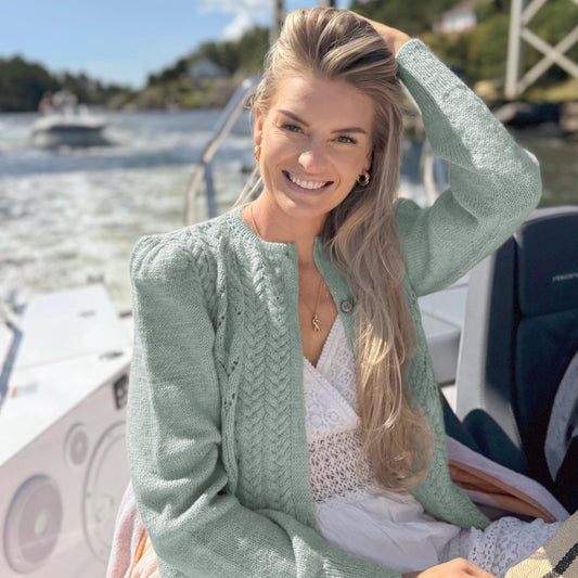 Strikk The Look: Tresser cardigan lys blå