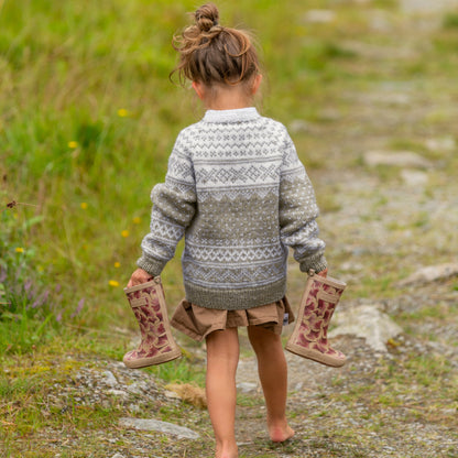 Strikk The Look: Setesdal-genser barn lys brun