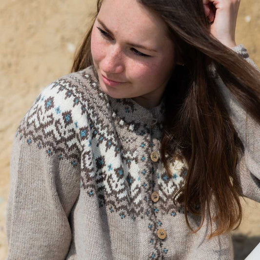 Strikk The Look: Parona-jakke beige