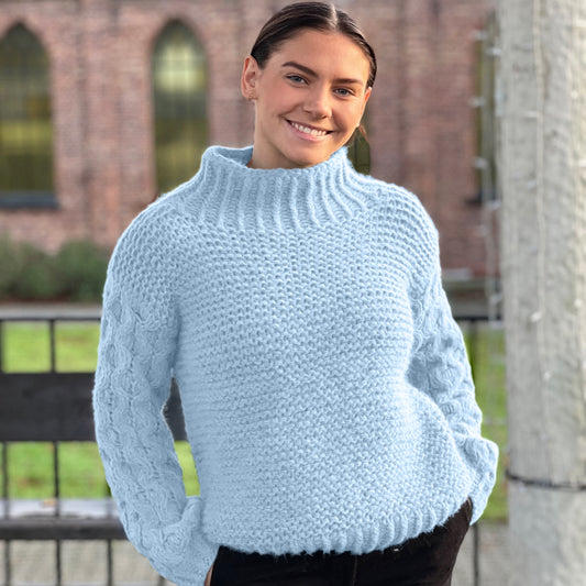 Strikk The Look: Chunky dream-genser lys blå