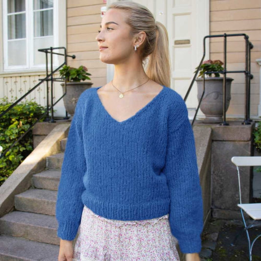 Strikk The Look: Amanda-genser kongeblå