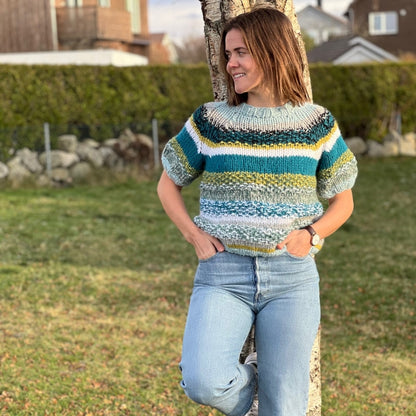 Strikk The Look: Anki-genser med kort erme lys petrol