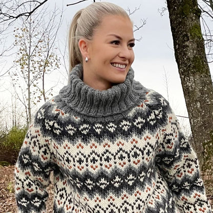 Strikk the Look: Drifa-genser dame grå/varm brun