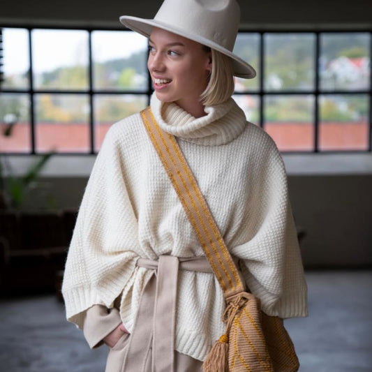 Strikk The Look: Florence-poncho & halstube natur