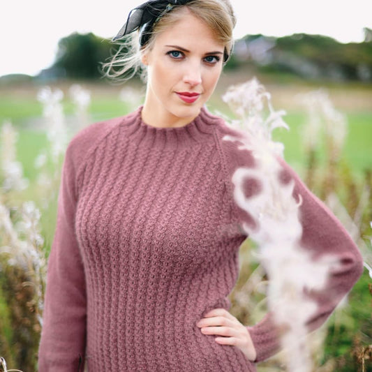 Strikk The Look: Augusta-genser med raglanfelling mørk rose