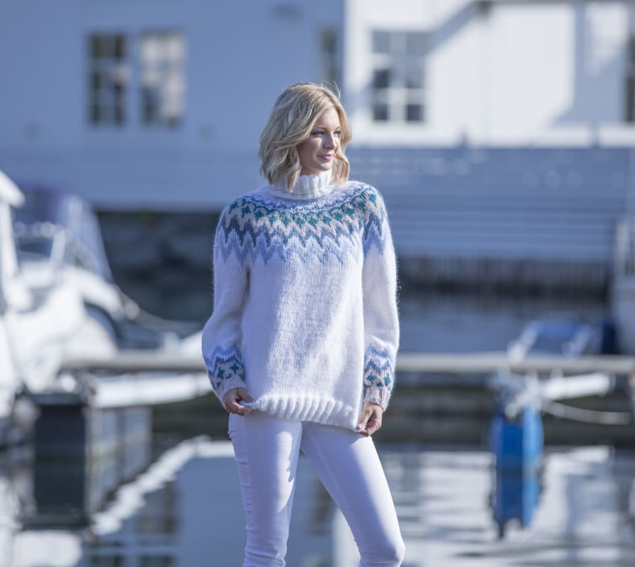 Strikk The Look: Kathrine-genser hvit og blå