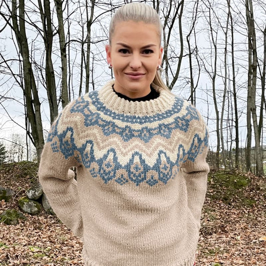 Strikk The Look: Klaki-genser beige/jeansblå