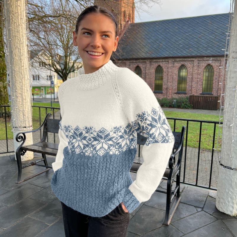 Strikk The Look:  Lysefjord-genser lys denim