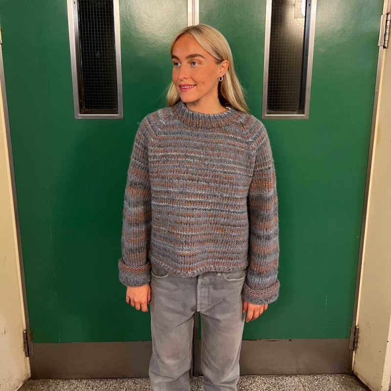 Strikk The Look: Øyunn raglan-genser duebrå/rust
