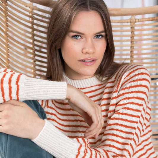 Strikk The Look: Pernilla-genser hvit/varm oransje