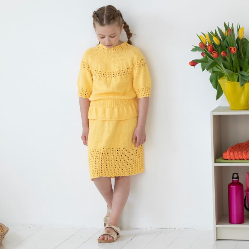 Strikk The Look: Regita bluse og skjørt gul