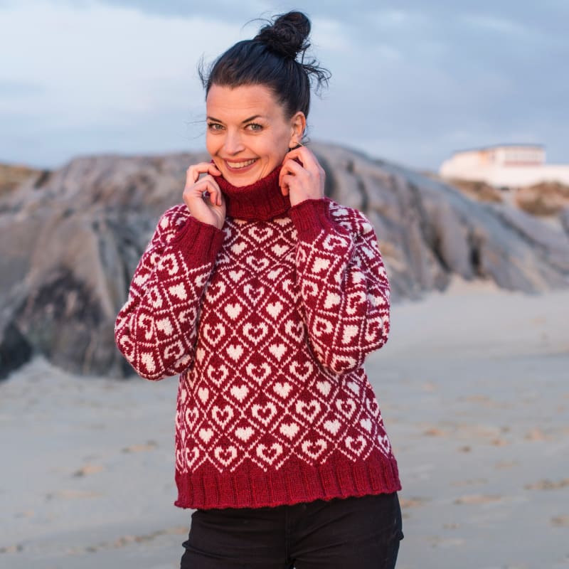 Strikk The Look: Sammen-genser rubinrød