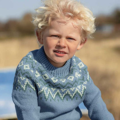 Strikk The Look: Simre-genser barn jeansblå