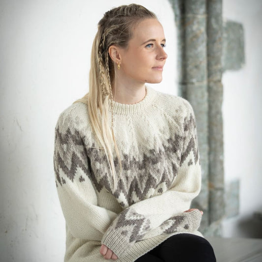 Strikk The Look: Solid-genser natur-grå
