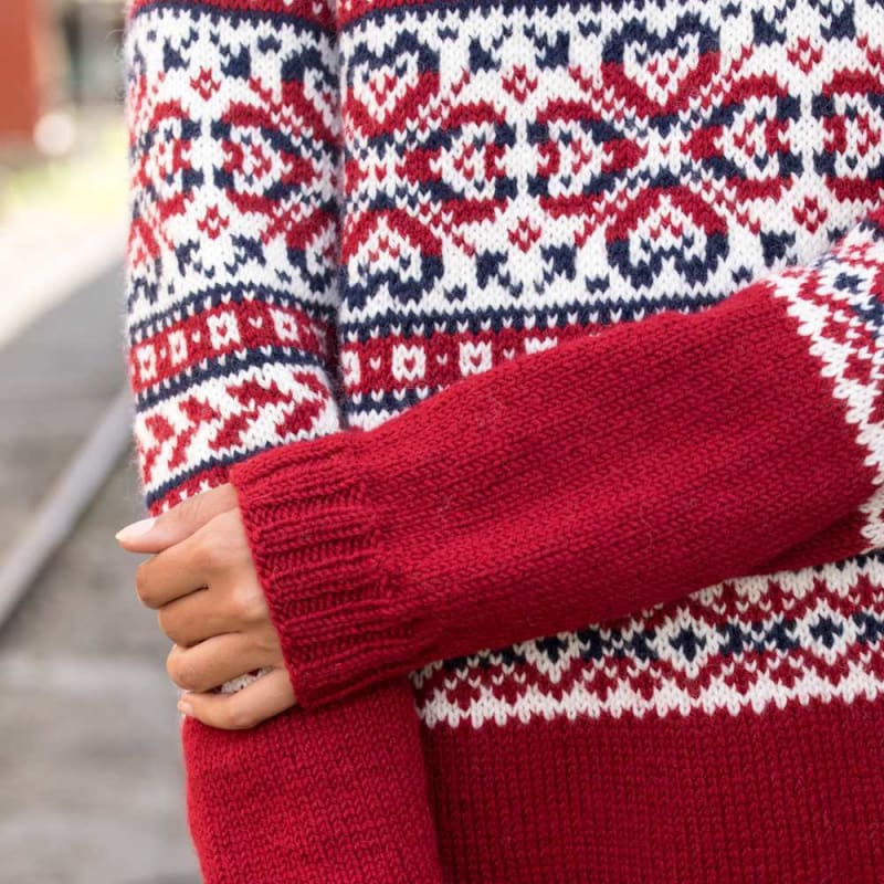 Strikk The Look: Solveig-genser rubinrød