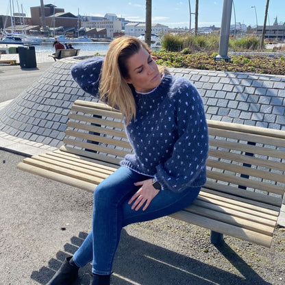 Strikk The Look: Zari-genser jeansblå
